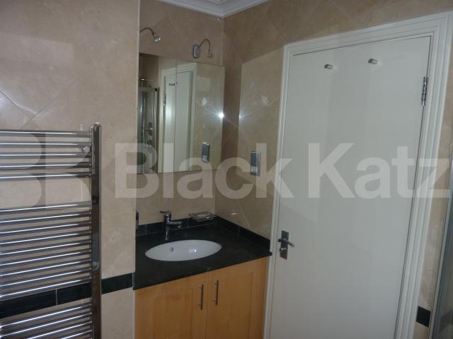 			NEW INSTRUCTION, 1 Bedroom, 1 bath, 1 reception Flat			 Cambridge Gardens, LADBROKE GROVE